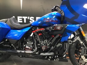 2026 Harley-Davidson® CVO Road Glide ST Electric Coast thumb 2