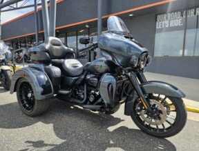 2025 Tri Glide® Ultra FLHTCUTG thumb 3