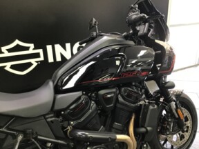 2025 Harley-Davidson® Pan America® 1250 ST Vivid Black thumb 1