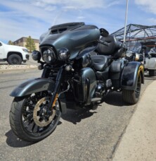 2025 Tri Glide® Ultra FLHTCUTG thumb 1