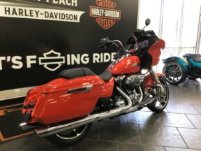 2026 Harley-Davidson® Road Glide® Blood Orange Chrome Trim thumb 1