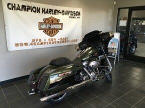 Street Glide® thumb 0