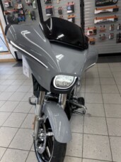 2026 Harley-Davidson® Street Glide® Dark Billiard Gray Chrome Trim thumb 3