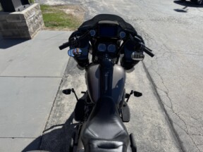 2023 Harley-Davidson® Road Glide® 3 FLTRT GREY HAZE thumb 2