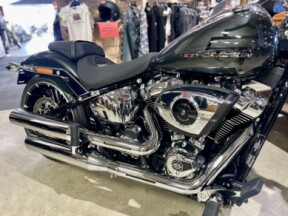 2026 Harley-Davidson® Breakout® Dark Billiard Gray Chrome Trim thumb 0
