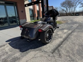 2023 Harley-Davidson® Road Glide® 3 FLTRT GREY HAZE thumb 3