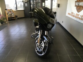 Street Glide® thumb 2