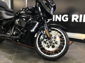 2026 Harley-Davidson® Street Glide Limited Vivid Black Black Trim thumb 3