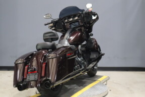 2019 Harley-Davidson® CVO™ Street Glide® FLHXSE thumb 0