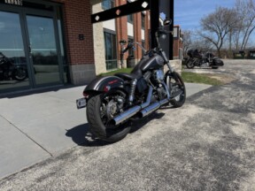 2017 Harley-Davidson® Street Bob® FXDBP CHR DNM/BLK DNM W/PINSTRIPE thumb 3