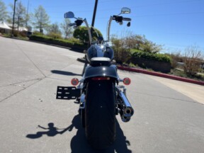 2026 Harley-Davidson® FXBR Breakout® Vivid Black thumb 1