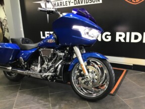 2025 Harley-Davidson<sup>®</sup> Road Glide® Blue Burst thumb 3