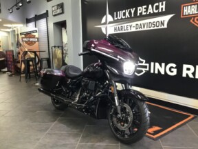 2025 Harley-Davidson® CVO™ Street Glide® Poison Berry thumb 2