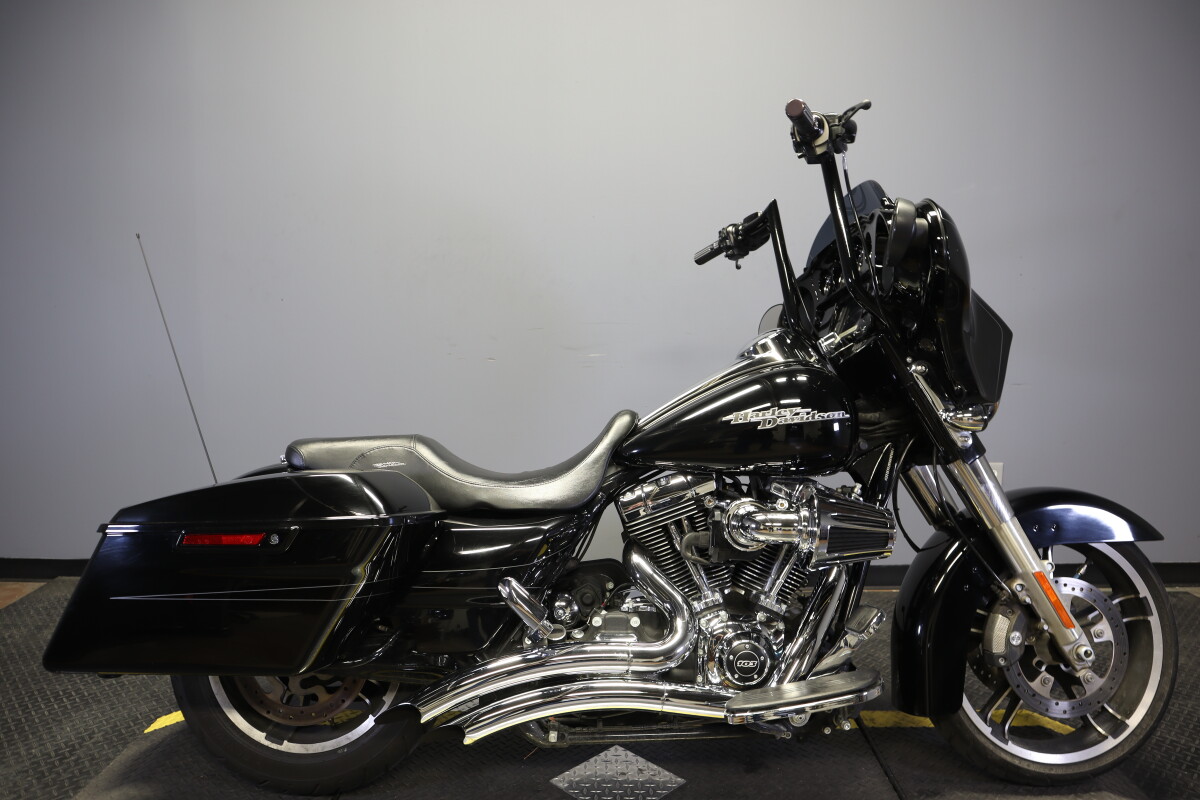 2015 Harley-Davidson® Street Glide® Special Vivid Black | Summit