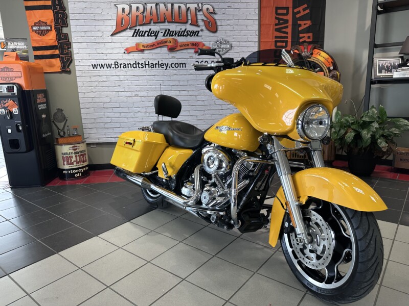 2013 Chrome Yellow Pearl