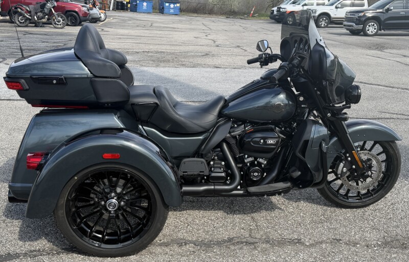  2025 Tri Glide® Ultra FLHTCUTG