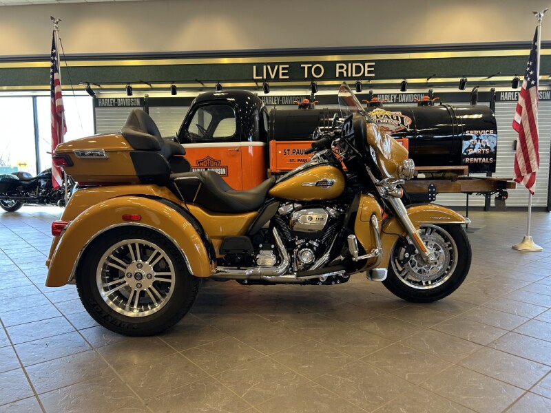 2023 Harley-Davidson Tri Glide Ultra FLHTCUTG