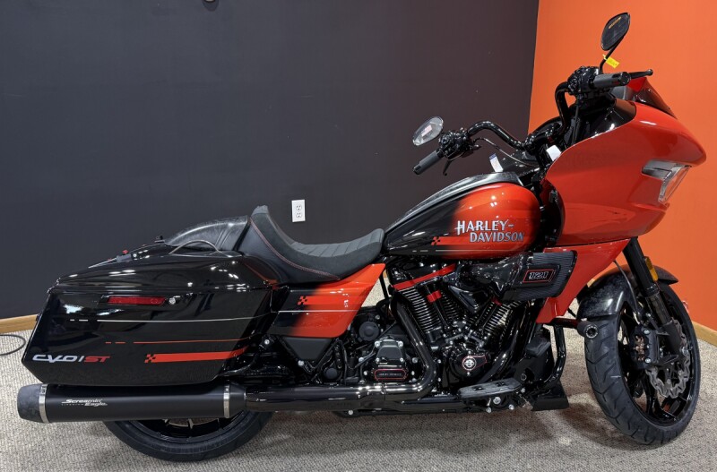 2026 Harley-Davidson® CVO Road Glide ST Citrus Heat Re-Entry