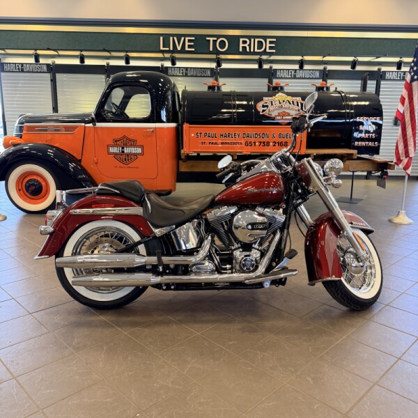 2017 Harley-Davidson Softail Deluxe FLSTN