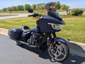 2025 Harley-Davidson® Road Glide® Purple Abyss Denim - Black Finish thumb 3