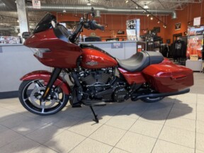 FLTRX 2025 Road Glide™ thumb 3