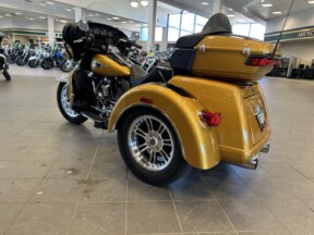 2023 Harley-Davidson Tri Glide Ultra FLHTCUTG thumb 1