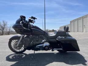 2016 Harley-Davidson® Road Glide® thumb 0