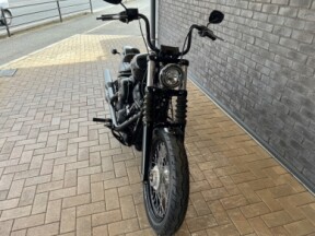 2019 Harley-Davidson® Street Bob® Vivid Black thumb 0
