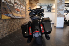 2025 Road Glide™ (FLTRX) thumb 3