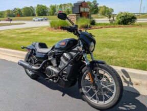 2023 Harley-Davidson® Nightster™ Special Vivid Black thumb 3
