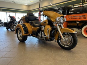 2023 Harley-Davidson Tri Glide Ultra FLHTCUTG thumb 3