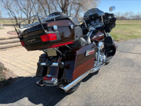 2011 Harley-Davidson® Electra Glide® Ultra Limited Two-Tone Candy Orange/Beer Bottle thumb 1
