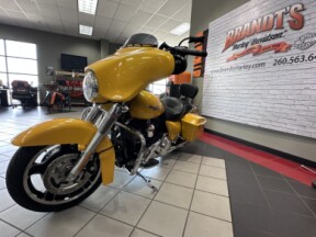 2013 Chrome Yellow Pearl thumb 2