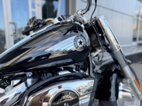 2026 Harley-Davidson® Fat Boy® Vivid Black Chrome Trim thumb 3