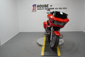 2026 Harley-Davidson® Road Glide® Blood Orange - Chrome thumb 2