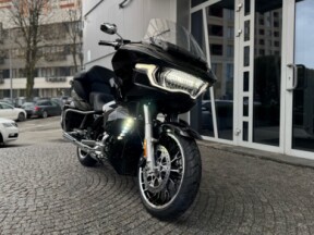 2026 Harley-Davidson® Road Glide Limited Vivid Black Chrome Trim thumb 3