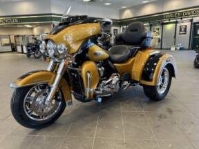 2023 Harley-Davidson Tri Glide Ultra FLHTCUTG thumb 2