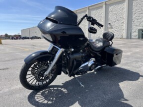 2016 Harley-Davidson® Road Glide® thumb 1