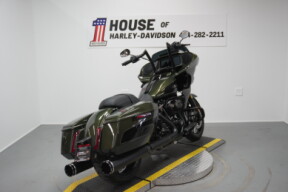 2026 Harley-Davidson® Road Glide® Olive Steel Metallic / Vivid Black Black Trim thumb 3