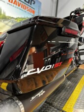 2026 Harley-Davidson® CVO Road Glide ST CITRUS HEAT W/ PINSTRIPE thumb 3