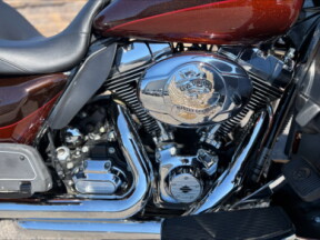 2011 Harley-Davidson® Electra Glide® Ultra Limited Two-Tone Candy Orange/Beer Bottle thumb 2