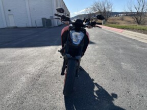 2020 KTM 200 Duke thumb 2