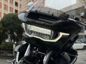 2026 Harley-Davidson® Road Glide Limited Vivid Black Chrome Trim thumb 2