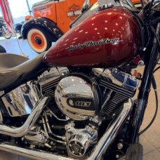2017 Harley-Davidson Softail Deluxe FLSTN thumb 2