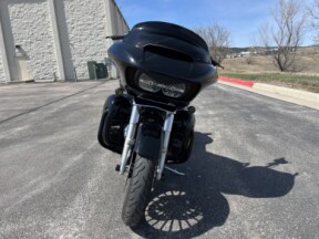 2016 Harley-Davidson® Road Glide® thumb 2