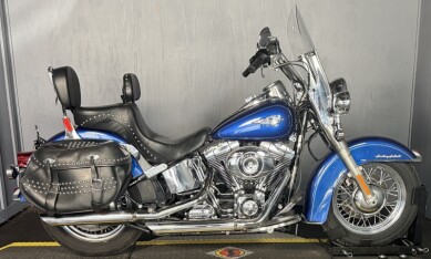 2015 Harley-Davidson® Heritage Softail® Classic FLSTC SUPERIOR BLUE W/ PINSTRIPE