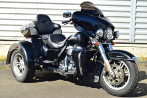 2020 Harley-Davidson® Tri Glide® Ultra FLHTCUTG thumb 2