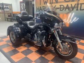 2015 Harley-Davidson Tri Glide Ultra FLHTCUTG thumb 2