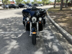 2017 Harley-Davidson® Tri Glide® Ultra thumb 2