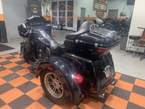 2015 Harley-Davidson Tri Glide Ultra FLHTCUTG thumb 1